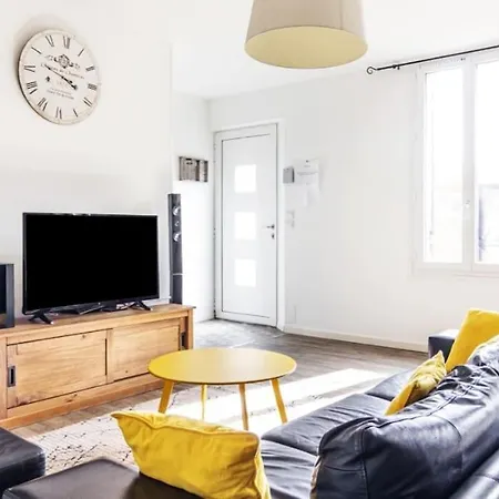 Maison Familiale En Pierre A 10 Min De Bordeaux Holiday home Bassens (Gironde)