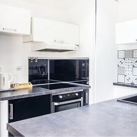 Maison Familiale En Pierre A 10 Min De Bordeaux Holiday home Bassens (Gironde)
